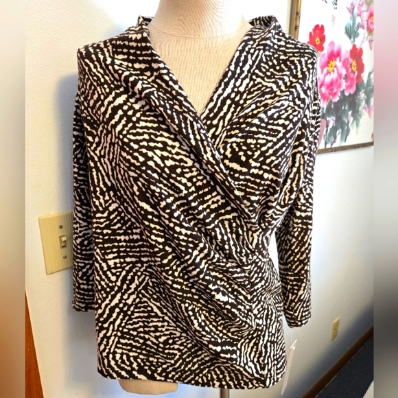 NWT LAURA ASHLEY DARK BROWN & CREAM PATTERNED TOP. SIZE PL. - Picture 1 of 9